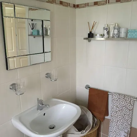 Lakeside House In * Drumshanbo